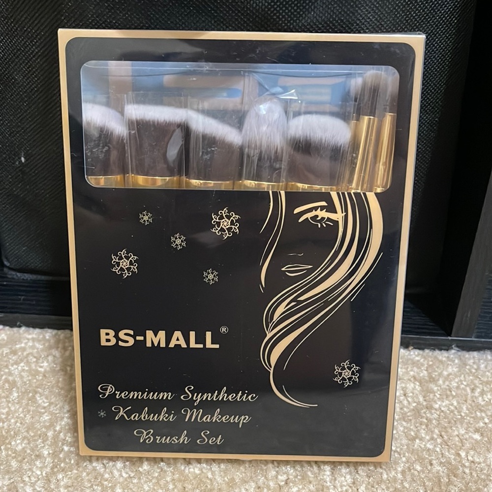 Premium synthetic kabuki makeup brush set